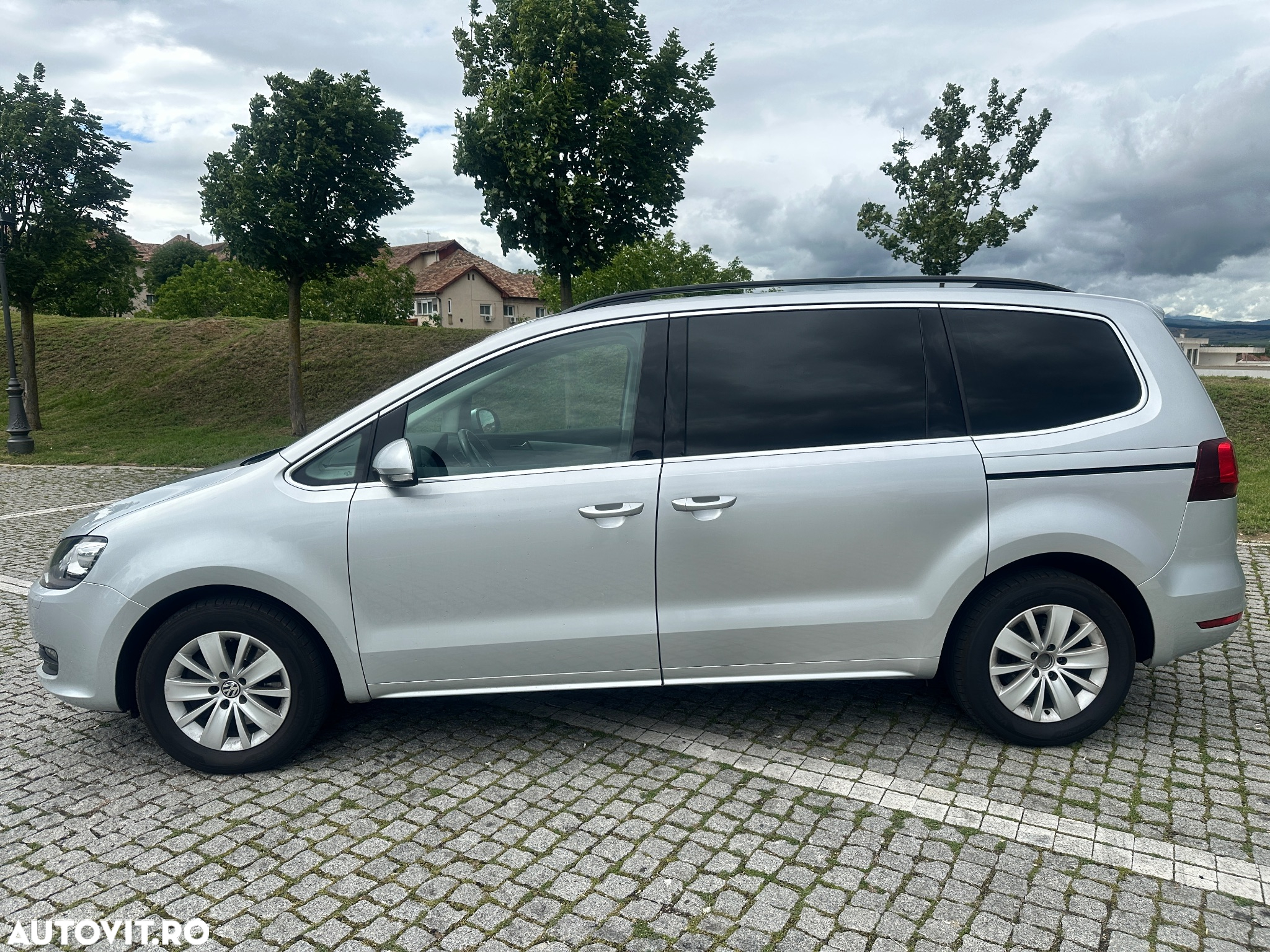 Volkswagen Sharan 2.0 TDI DSG (BlueMotion Technology) Comfortline - 11