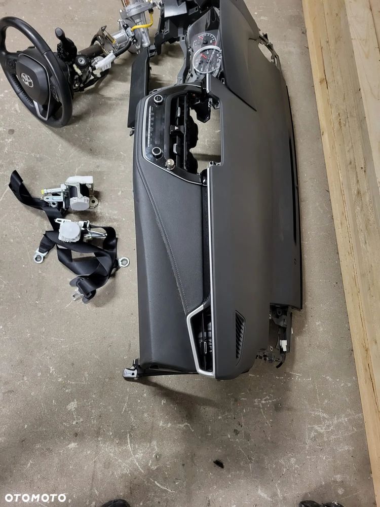 Toyota corolla e21 SE deska konsoleta pasy airbag kierowca pasezer - 6