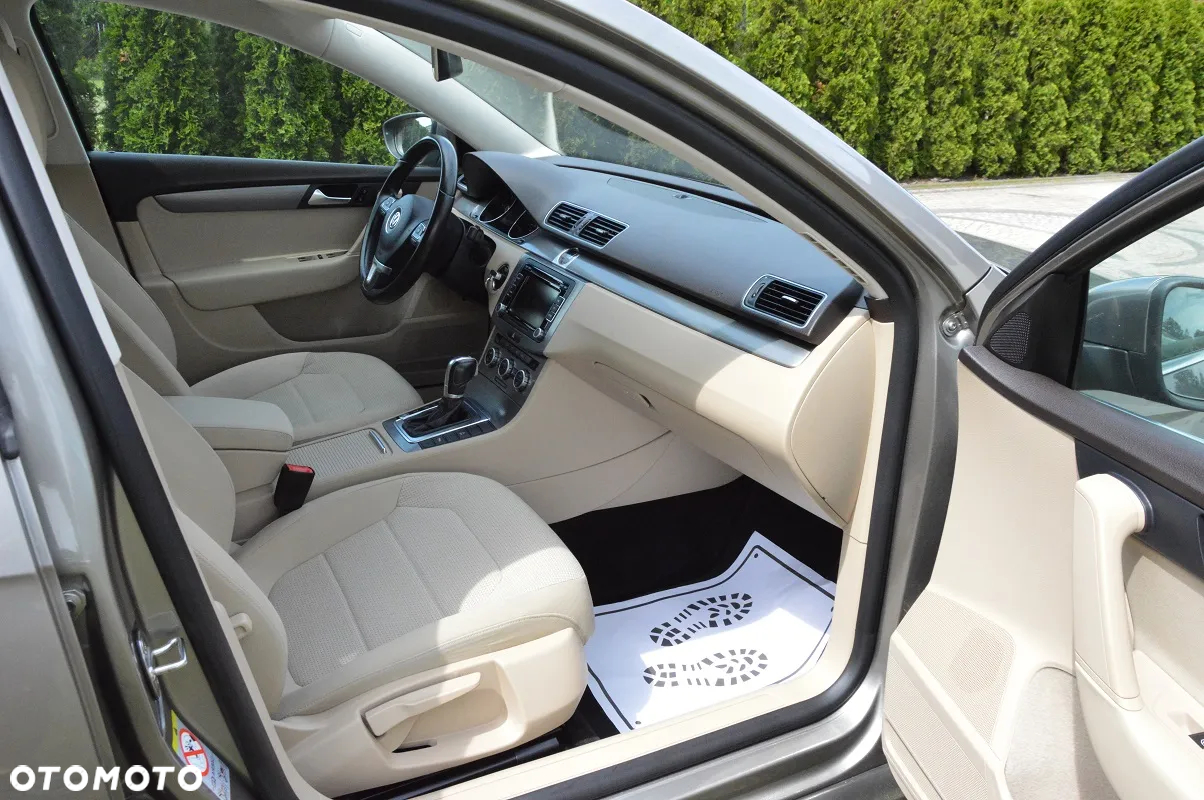 Volkswagen Passat 2.0 TDI Comfortline DSG - 36