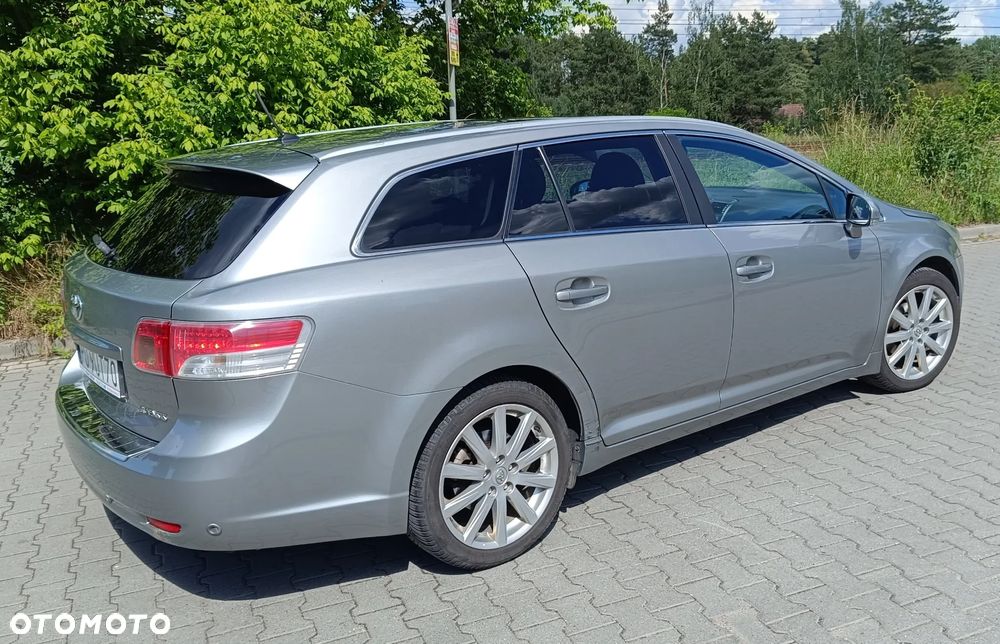 Toyota Avensis 2.0 Prestige NAVI - 18