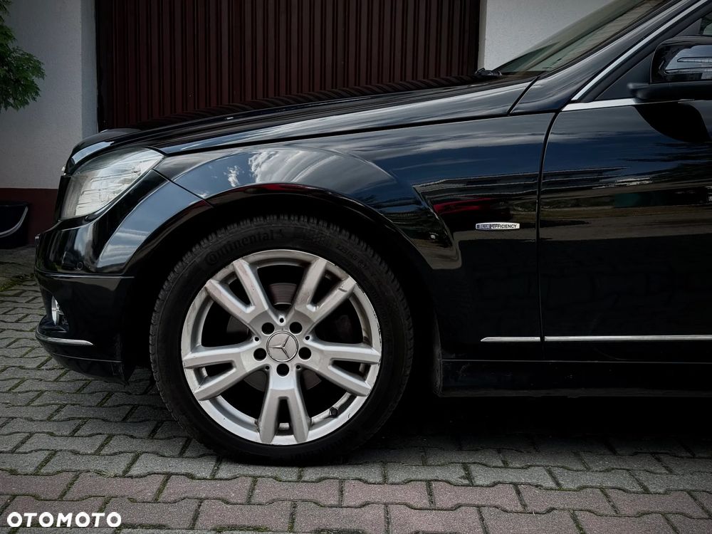 Mercedes-Benz Klasa C 180 CGI Automatik BlueEFFICIENCY Avantgarde - 4