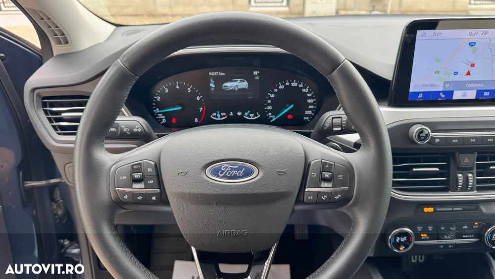 Ford Focus 1.0 EcoBoost Titanium - 29