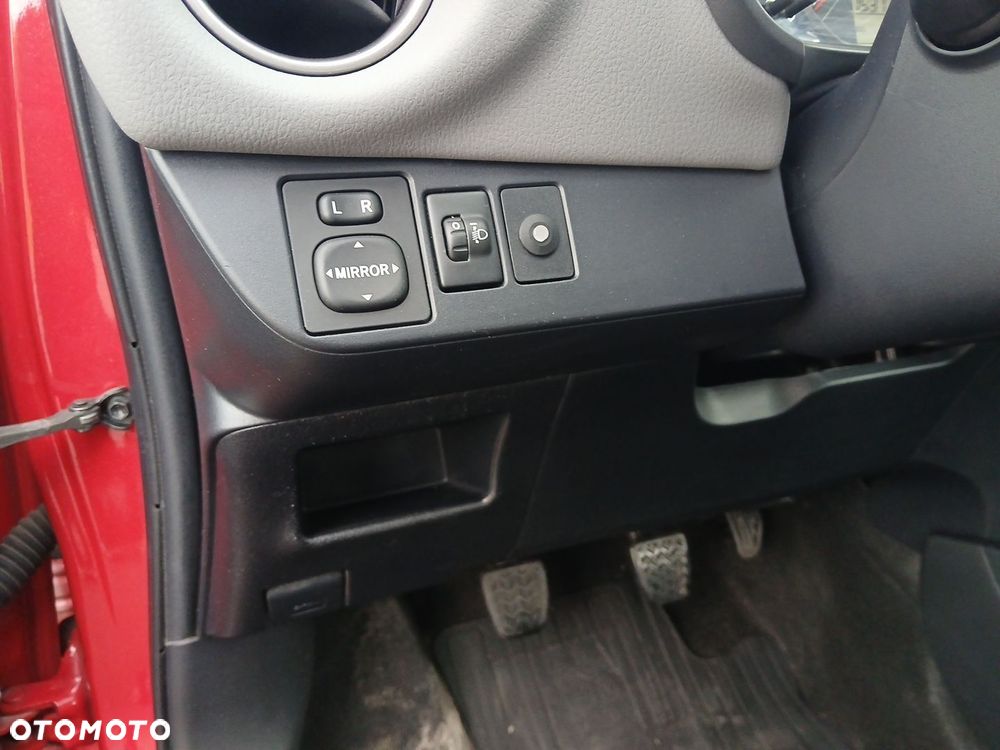 Toyota Yaris 1.0 Active EU6 - 39