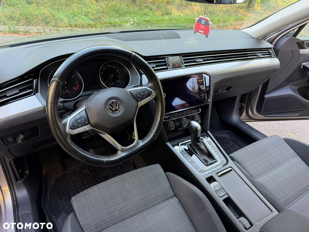 Volkswagen Passat - 16