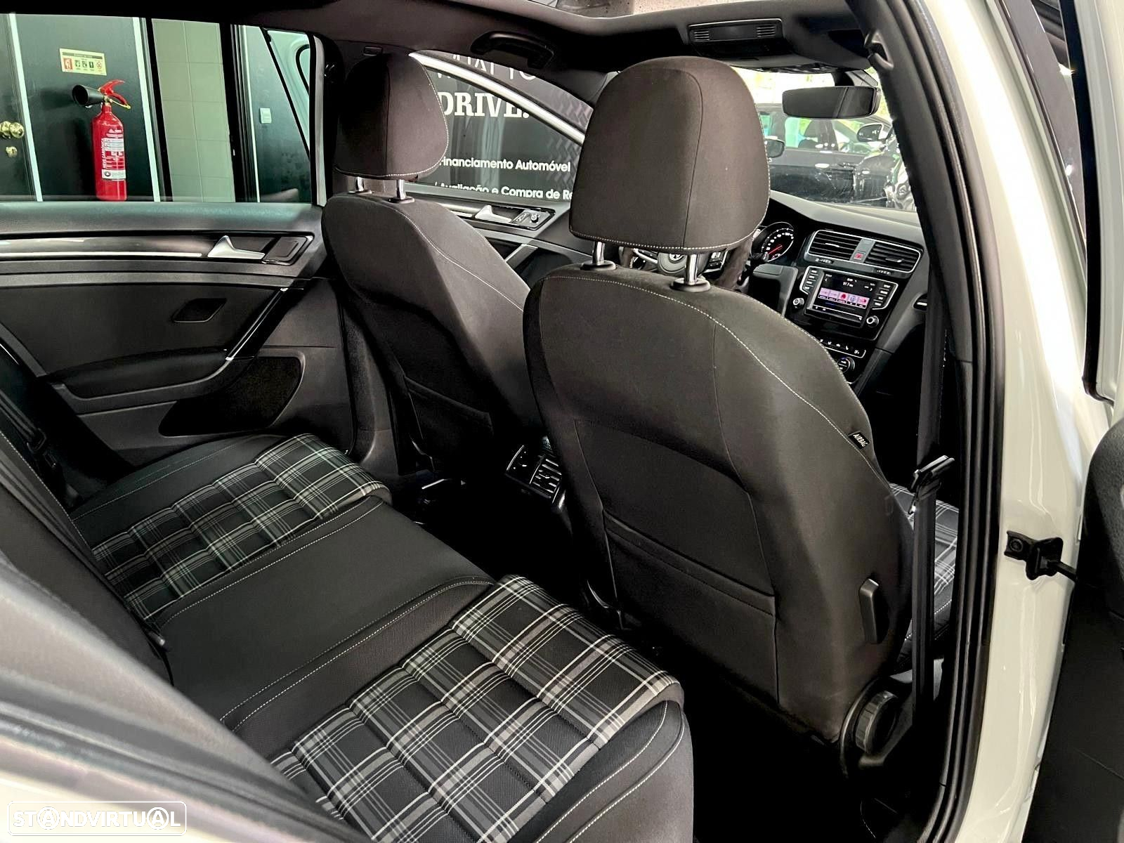 VW Golf 2.0 TDi GTD - 41