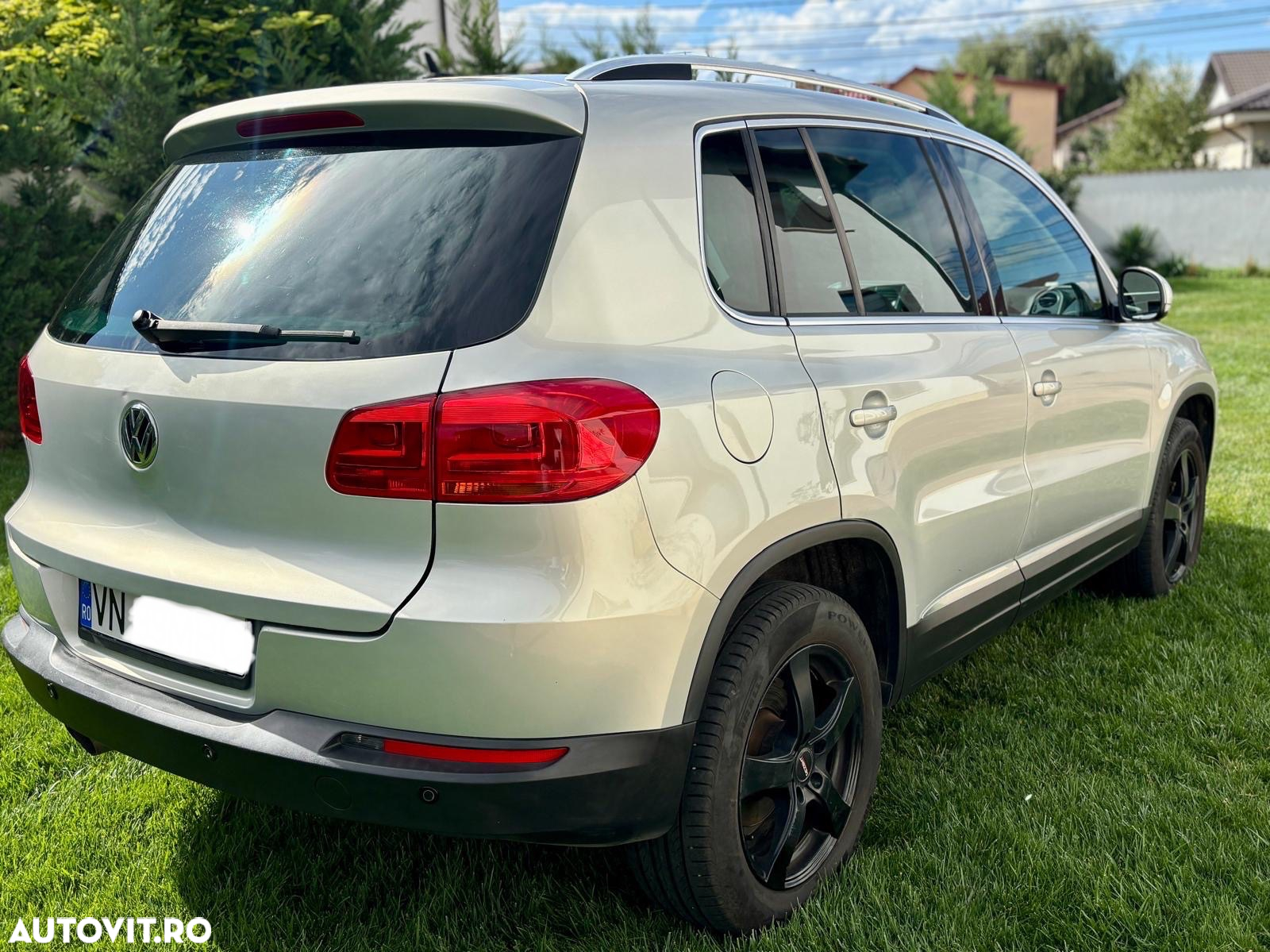 Volkswagen Tiguan 2.0 TDI 4Motion DSG Sport & Style - 8