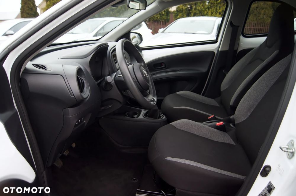 Toyota Aygo X Business Edition - 8