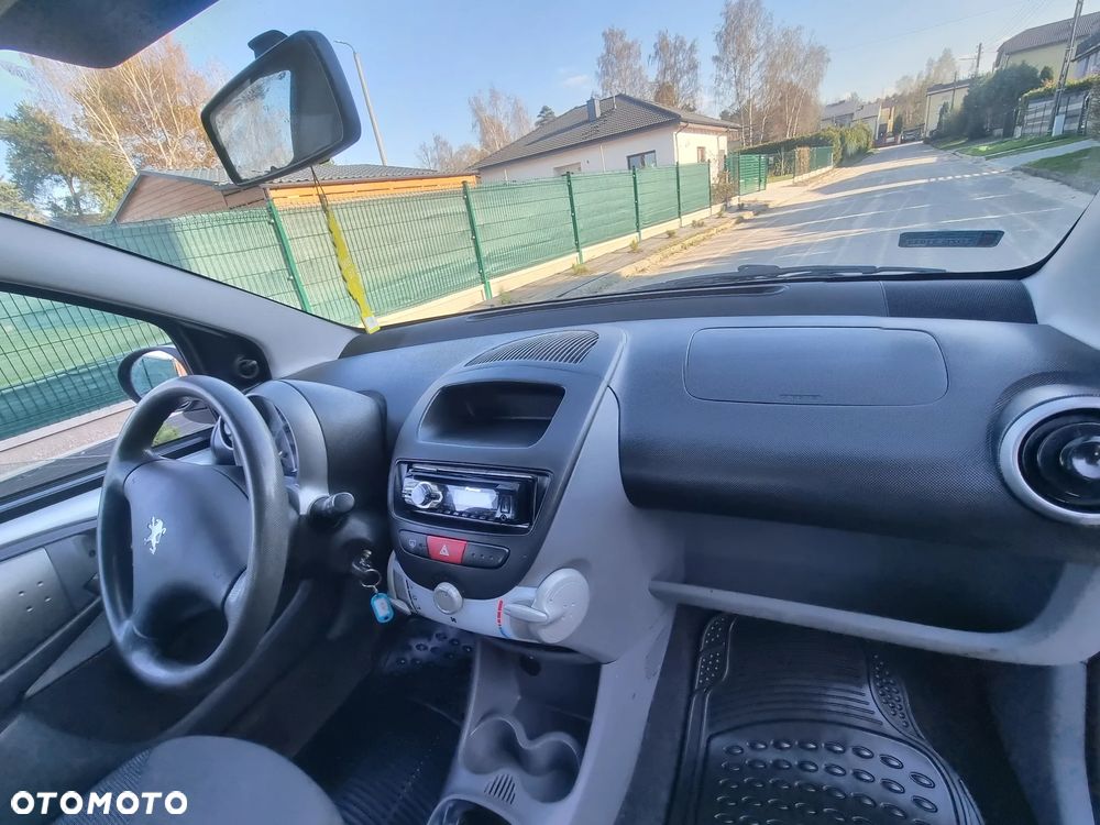 Peugeot 107 1.0 Happy - 17