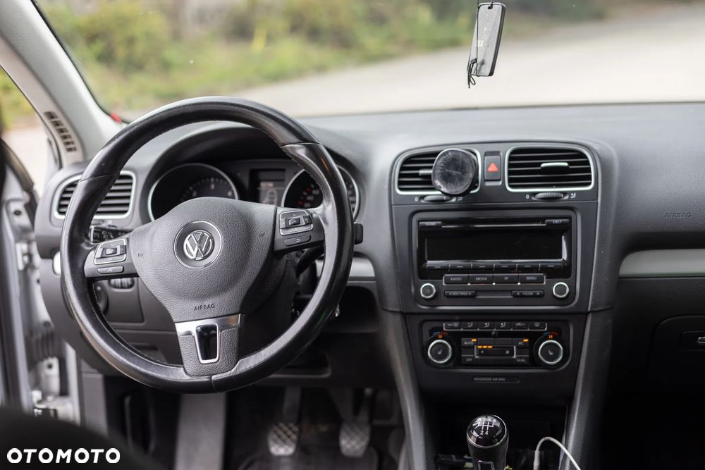 Volkswagen Golf 1.6 TDI Highline - 6