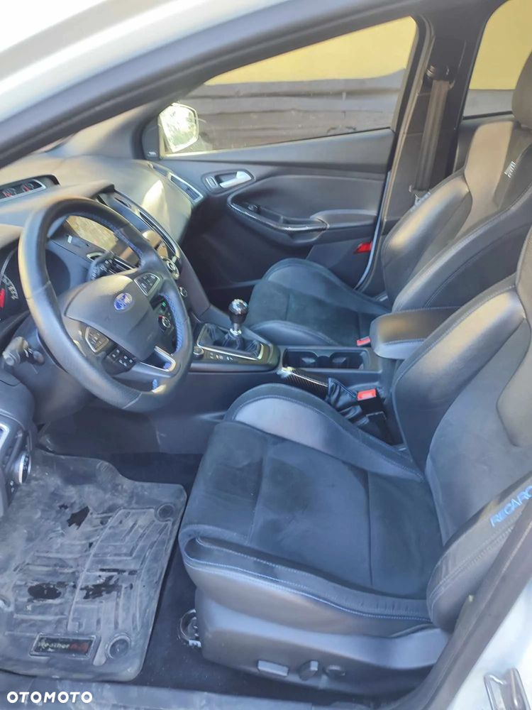 Ford Focus 2.3 EcoBoost RS - 10