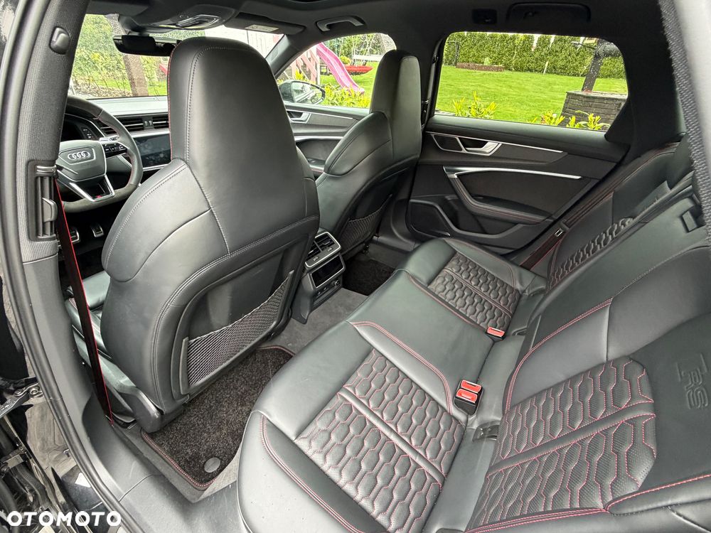 Audi RS6 Avant - 30