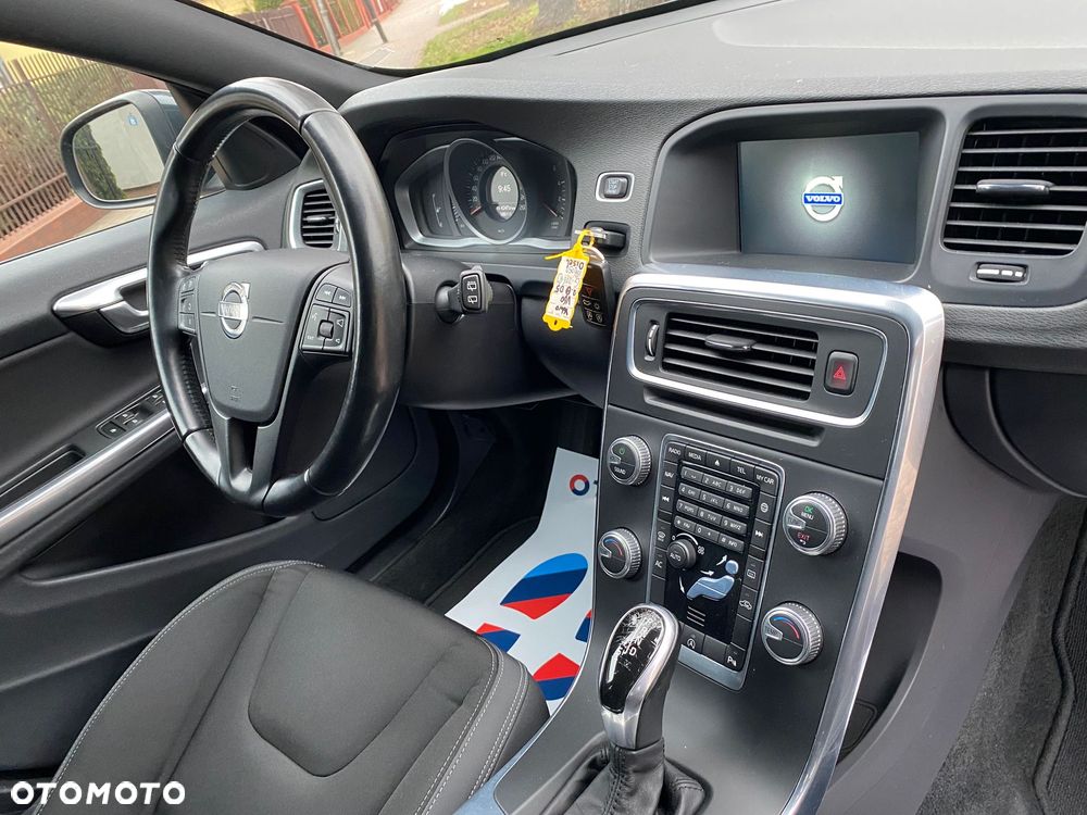 Volvo V60 D3 Geartronic Momentum - 17