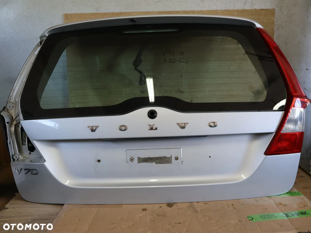 VOLVO V70 III XC70 II 07-15r KLAPA BAGAŻNIKA TYŁ TYLNA 426-26 ŁADNA