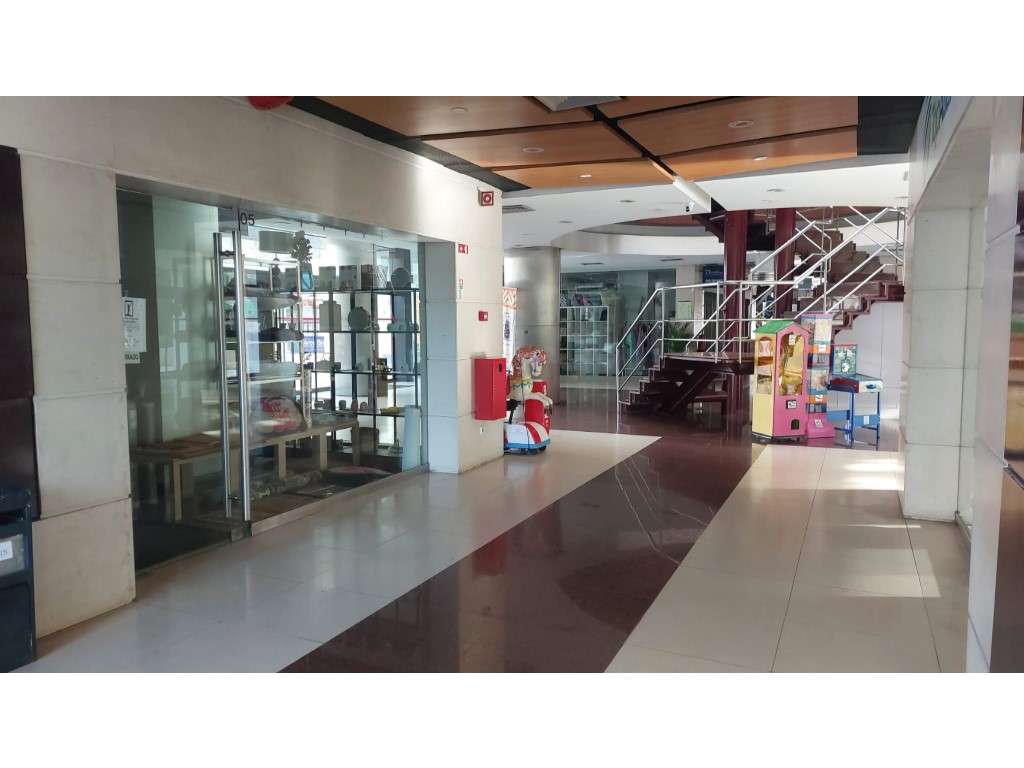 Loja no Centro Comercial Solátia, Centro Cívico de Carnaxide - Grande imagem: 4/18