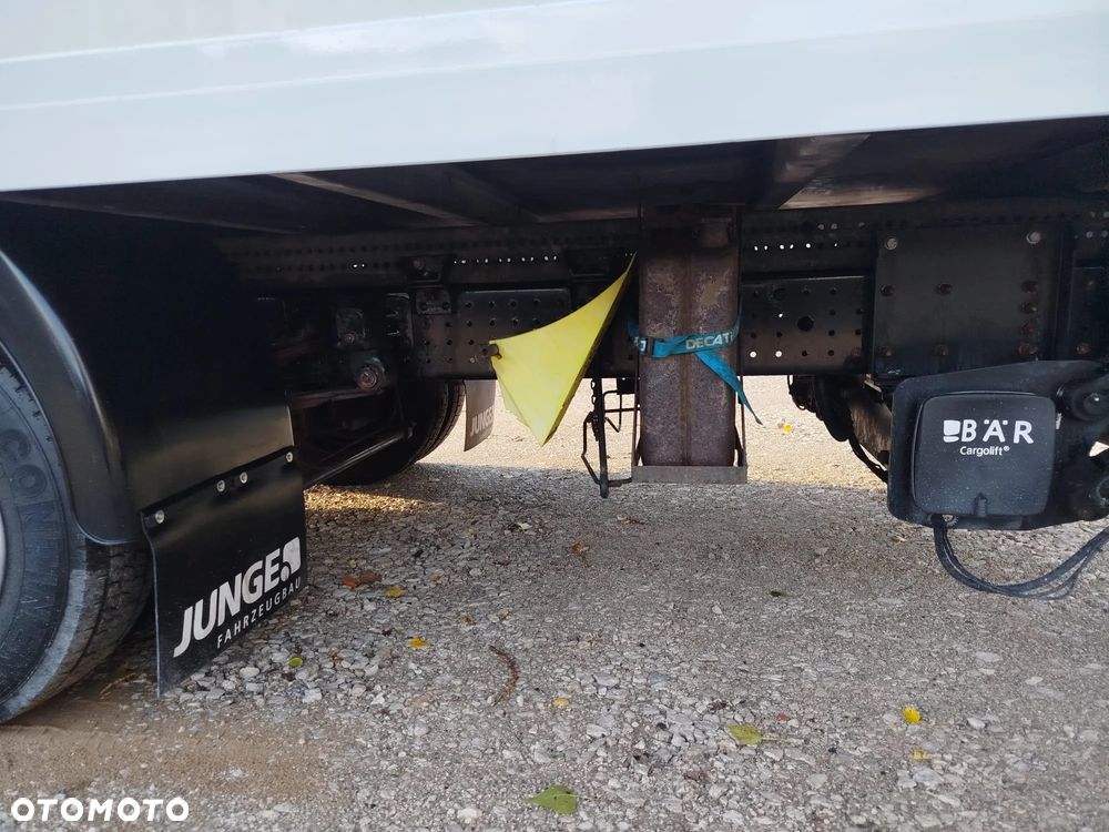Mitsubishi FUSO CANTER 7C18 - 18