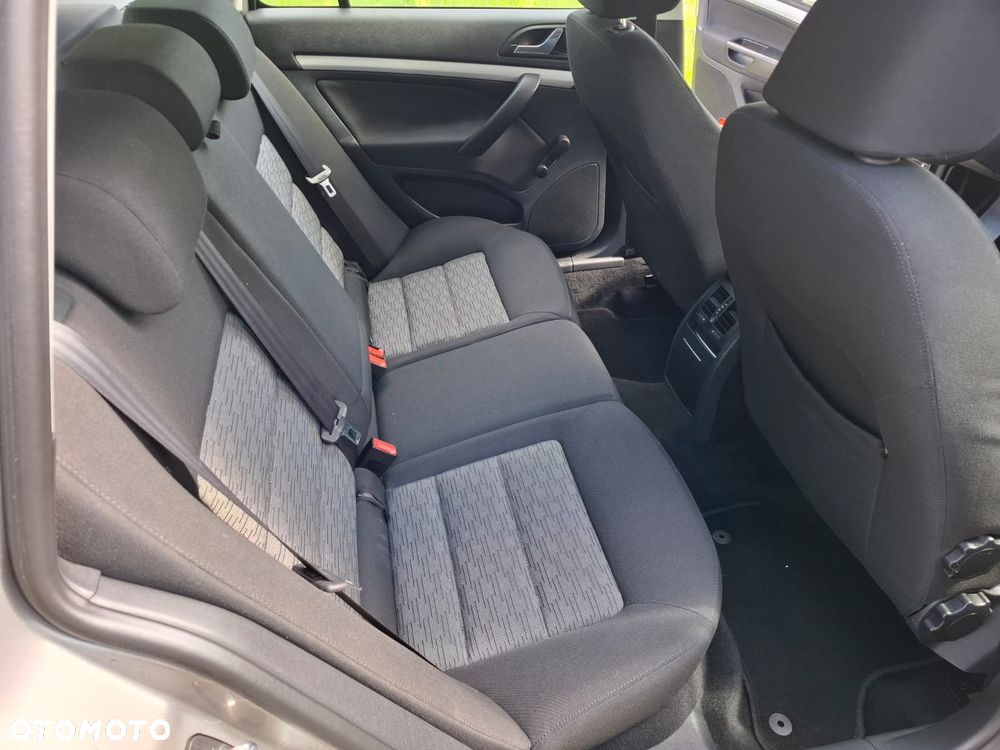 Skoda Octavia 1.6 Combi Style - 14