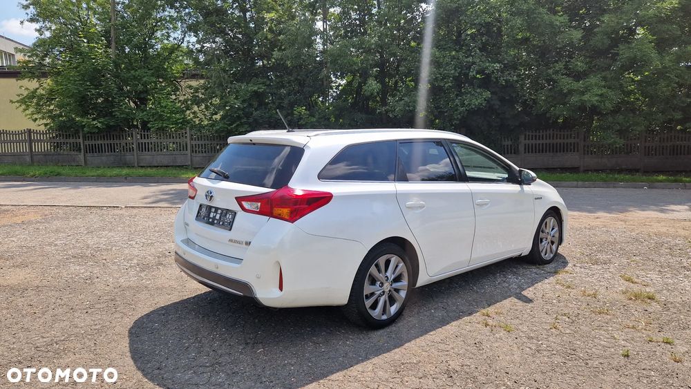 Toyota Auris 1.8 HSD Luna - 3