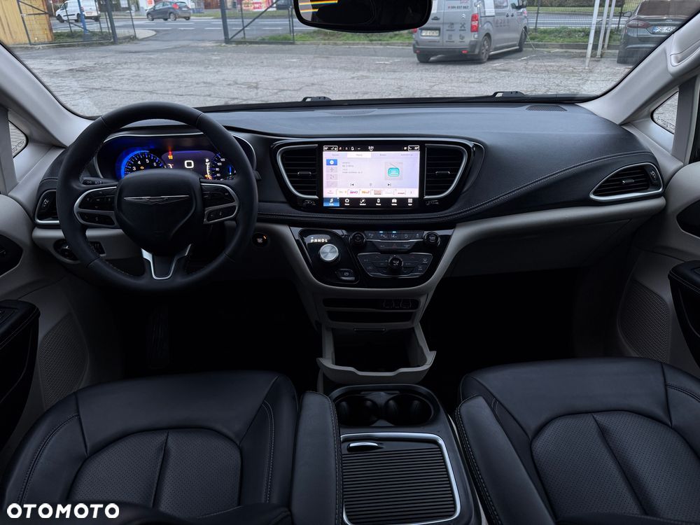 Chrysler Pacifica - 14