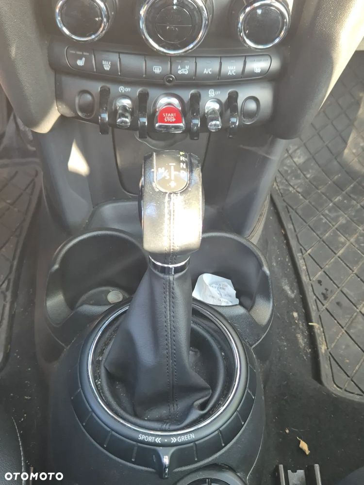 MINI Cooper Standard - 11