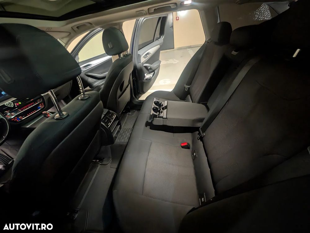 BMW Seria 5 520d xDrive Touring Aut. - 11