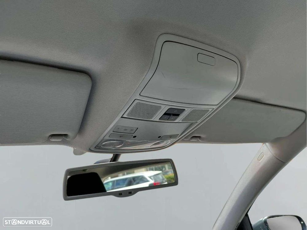 VW Golf 1.6 TDi Confortline - 33