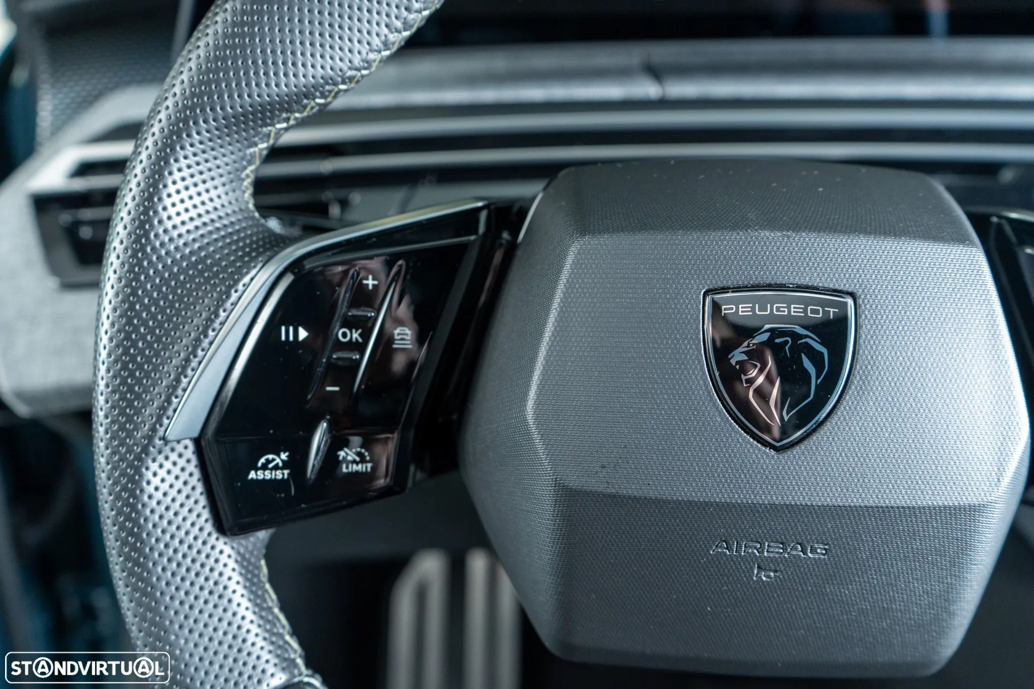 Peugeot E-5008 73 kWh GT - 35