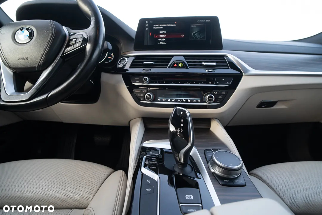 BMW Seria 5 530d Luxury Line - 12