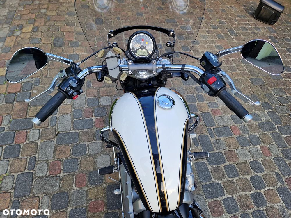 Triumph Speedmaster - 9