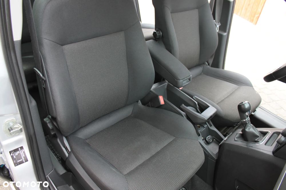 Opel Zafira - 27