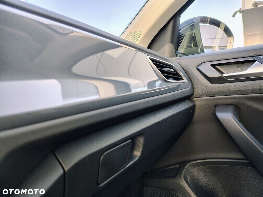 Volkswagen T-Roc - 22