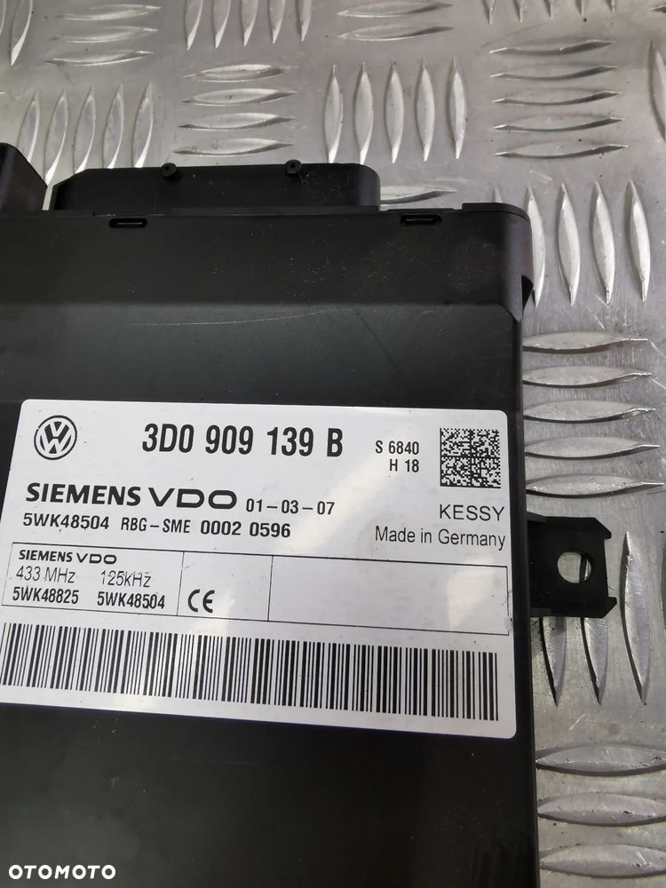 VW TOUAREG 7L LIFT 06-09R ZESTAW STARTOWY 2.5 BPE ROZRUCHOWY 070906016DE 3D0909139B 1 KLUCZYK - 4