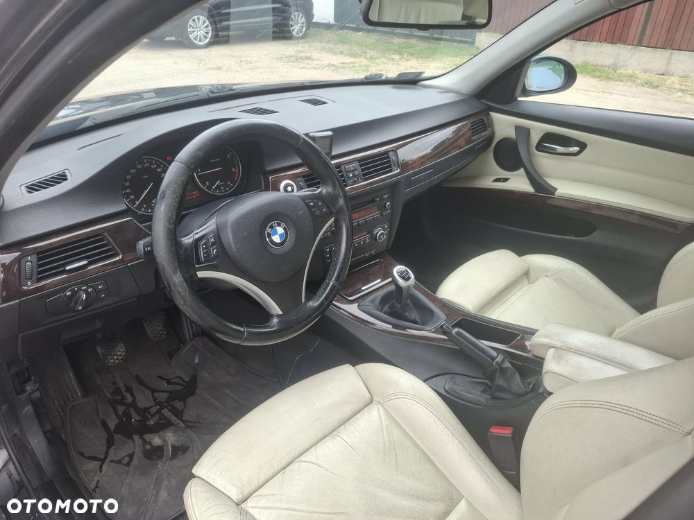 BMW Seria 3 320d - 10