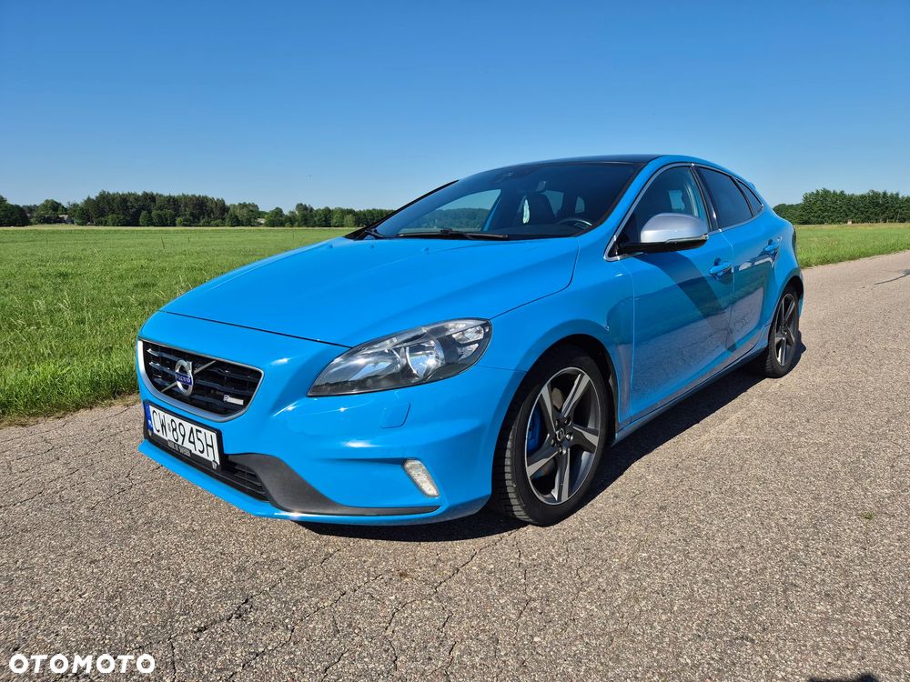 Volvo V40 D4 R-Design - 1