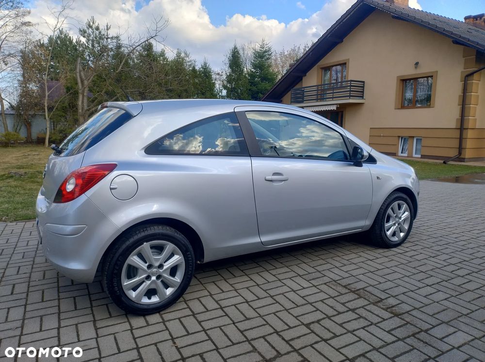 Opel Corsa 1.2 16V Cosmo - 6