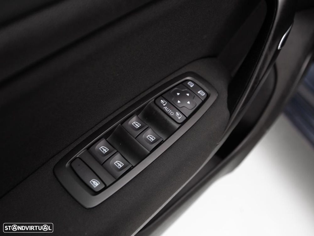 Renault Mégane 1.5 dCi Limited EDC - 12