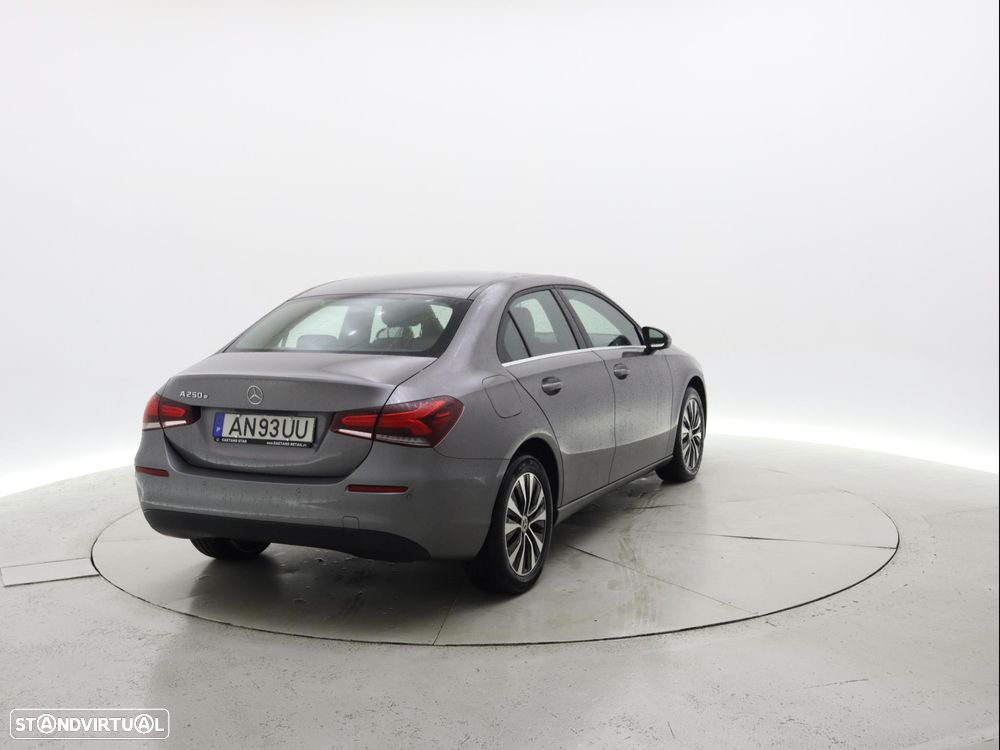 Mercedes-Benz A 250 e Style Plus - 6