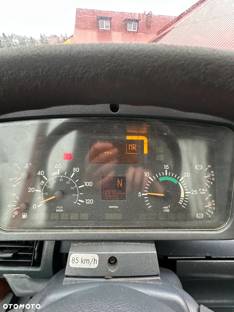 Mercedes-Benz Unimog U400 - 12