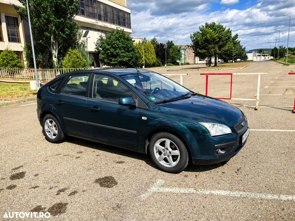 Ford Focus 1.6i Trend - 12