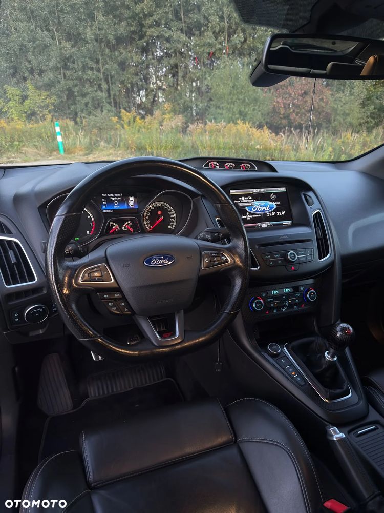 Ford Focus - 10