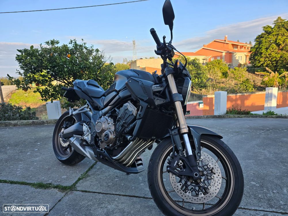 Honda CB R - 9