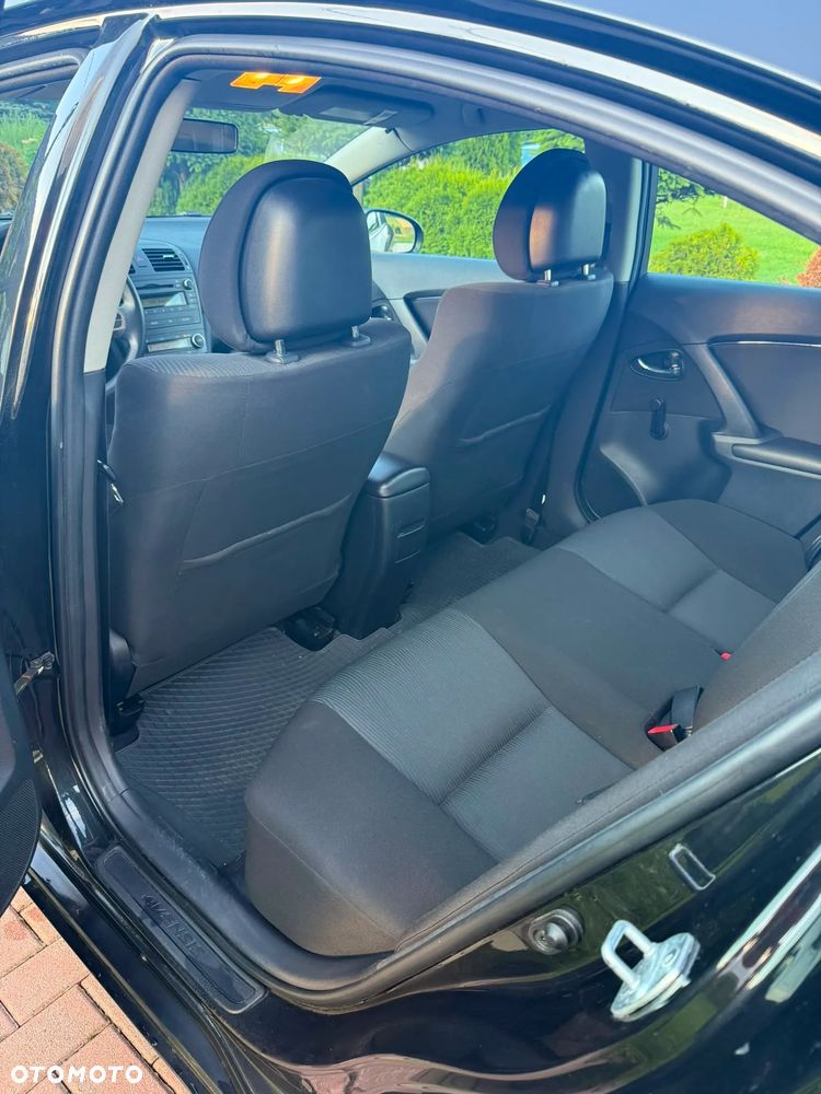 Toyota Avensis 1.8 Luna - 12