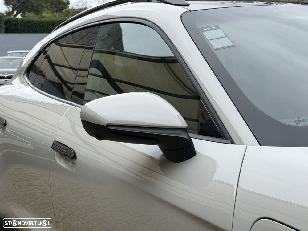 Porsche Taycan Cross Turismo 4 - 10
