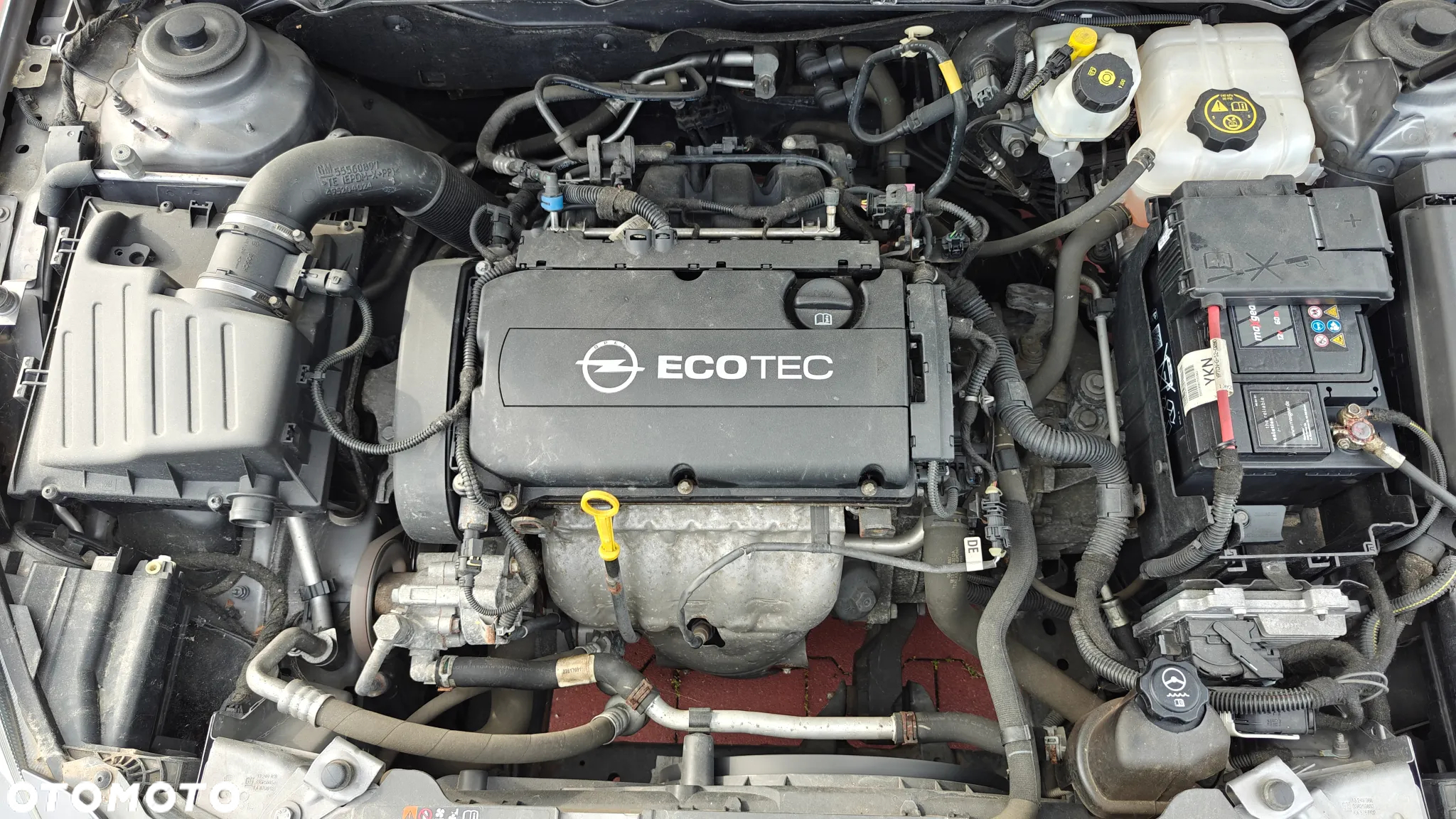 Opel Insignia 1.8 - 9
