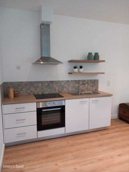 Casa em Vila Nova de Gaia junto ao Nó do Fojo - Excelente Localização - Grande imagem: 2/12