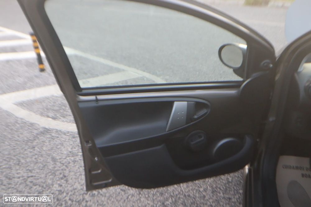Toyota Aygo 1.0 X-Play+AC+X-Touch - 39