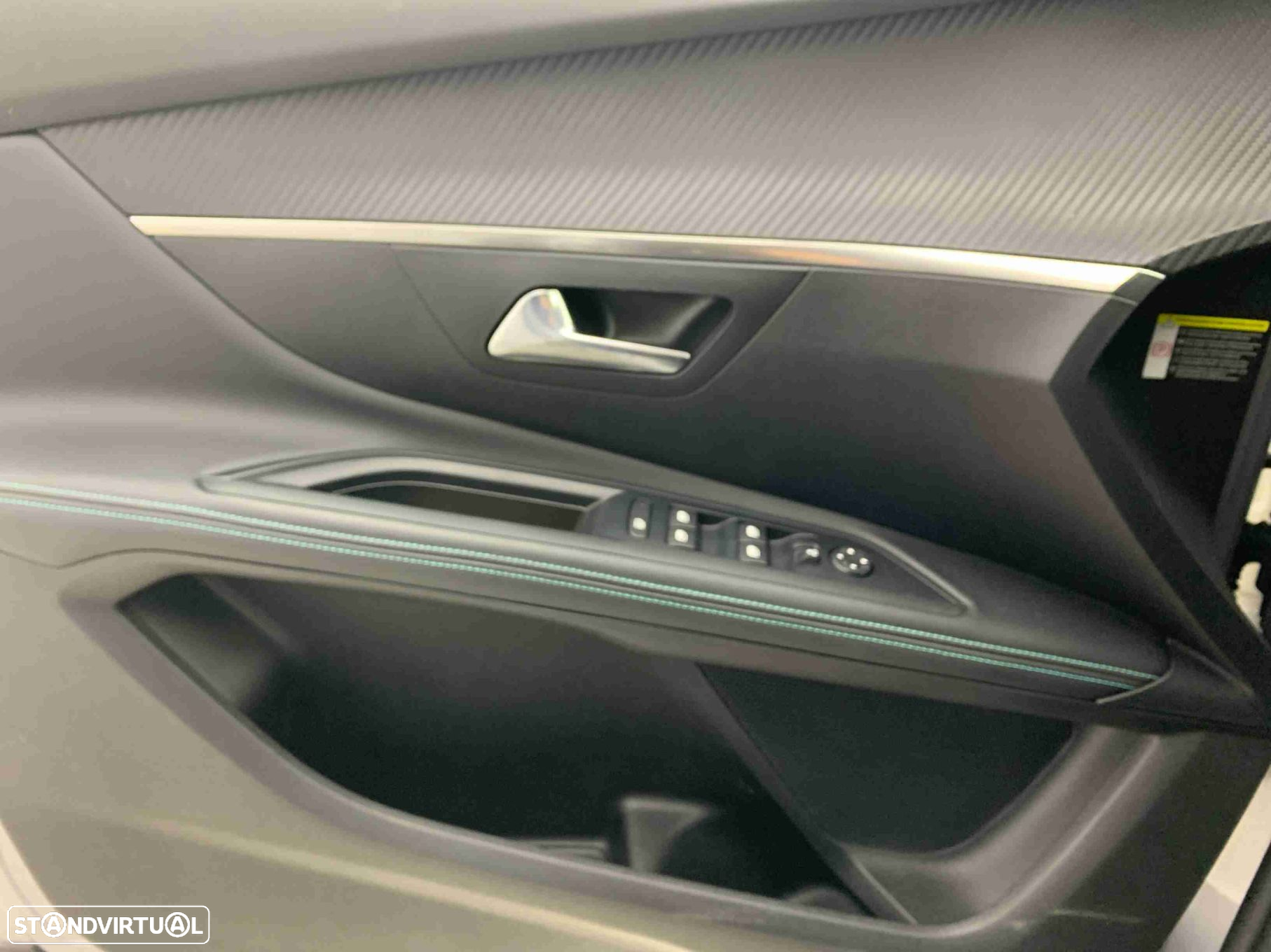 Peugeot 5008 1.5 BlueHDi Allure Pack EAT8 - 24