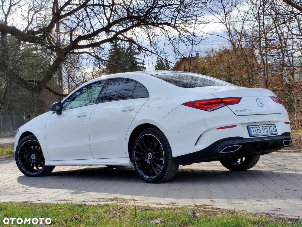 Mercedes-Benz CLA 250 E AMG Line 8G-DCT - 36