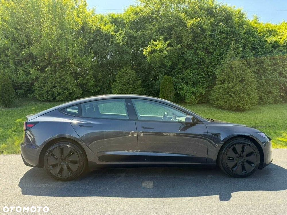 Tesla Model 3 - 5