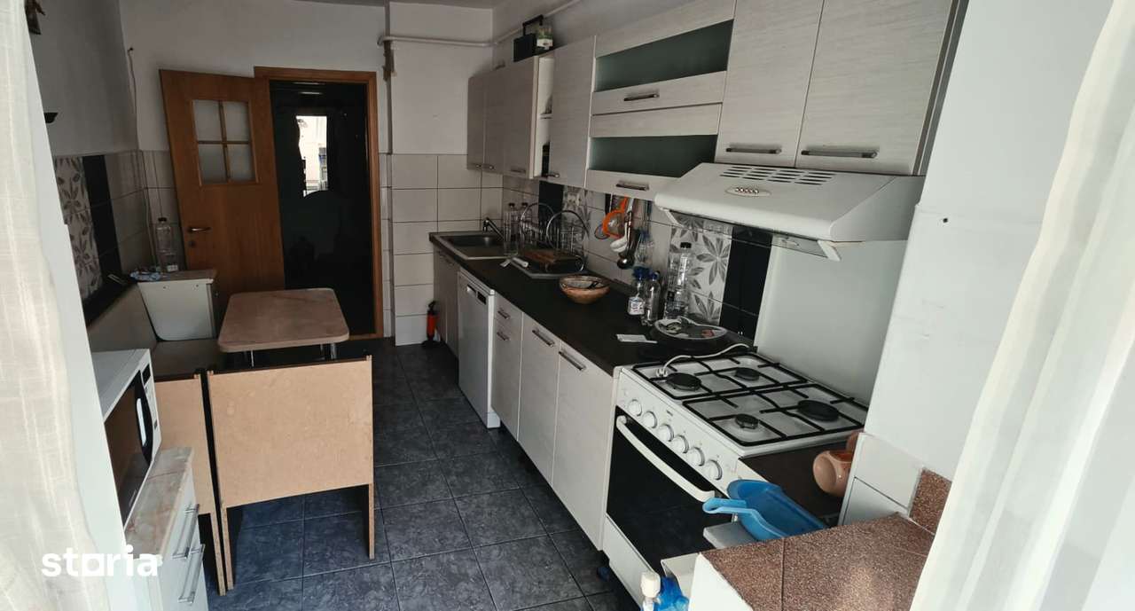 Apartament cu 2 camere în loc. Mizil, zonă centrală — fotografia 3