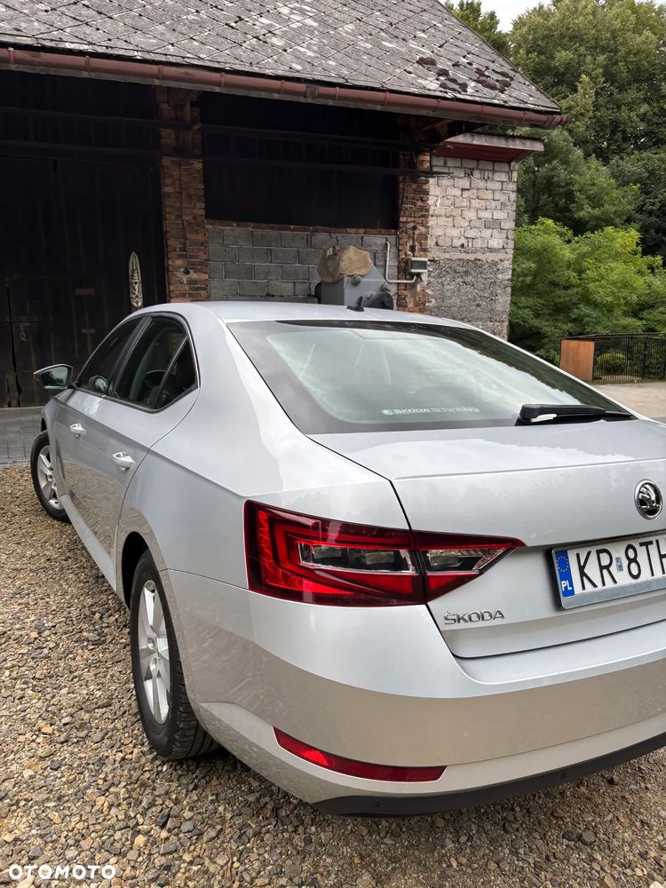 Skoda Superb 2017 photo 4